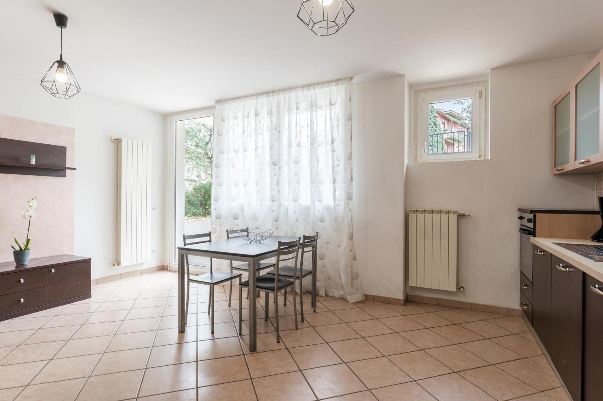 Matteotti Apartments Дезенцано-дель-Гарда Экстерьер фото