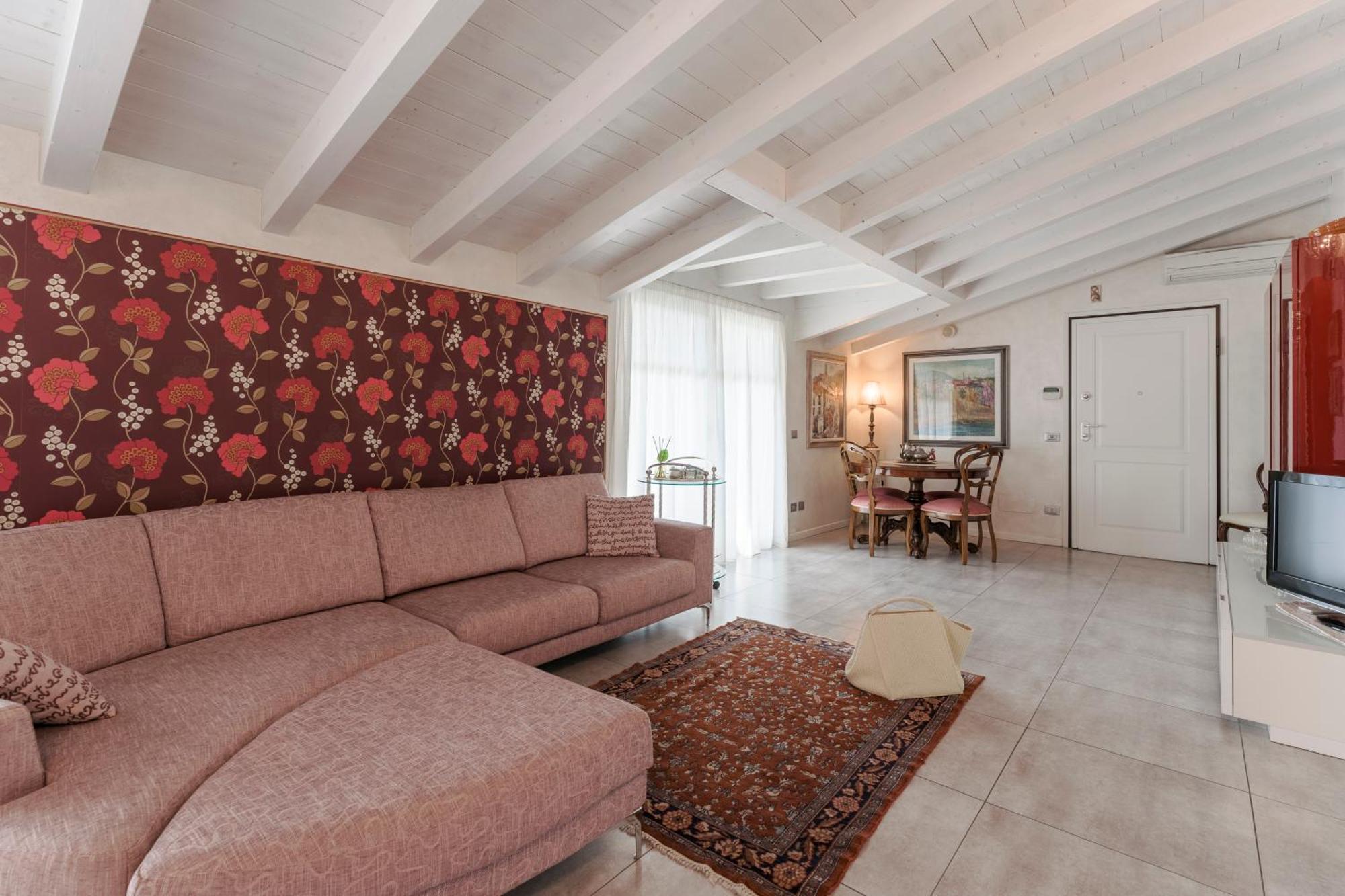Matteotti Apartments Дезенцано-дель-Гарда Экстерьер фото