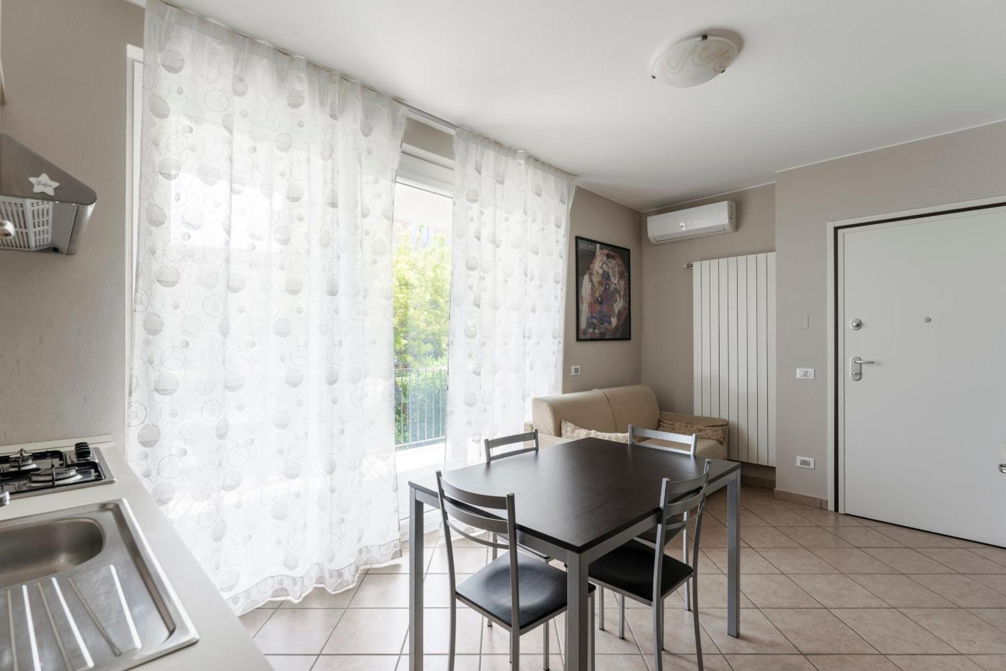 Matteotti Apartments Дезенцано-дель-Гарда Экстерьер фото