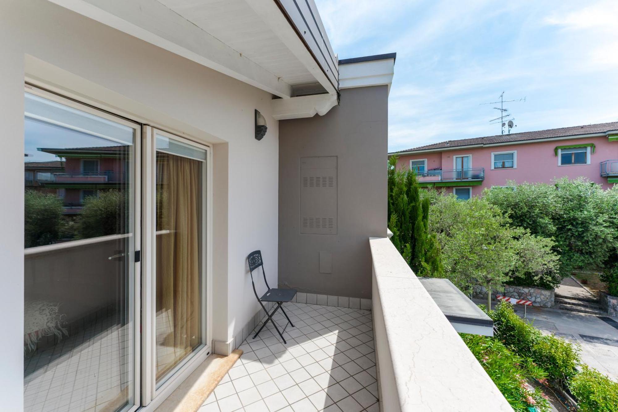 Matteotti Apartments Дезенцано-дель-Гарда Экстерьер фото