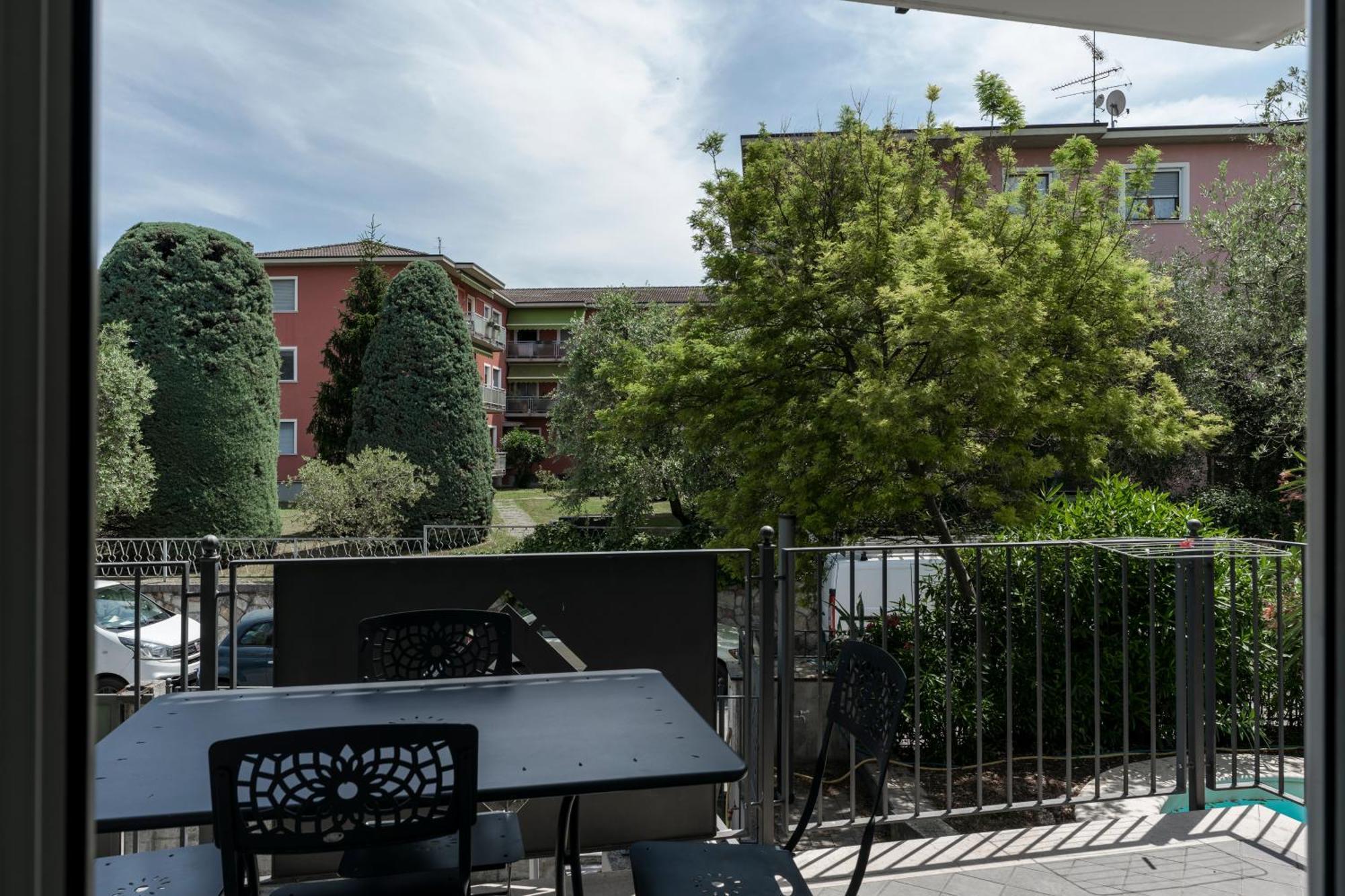 Matteotti Apartments Дезенцано-дель-Гарда Экстерьер фото